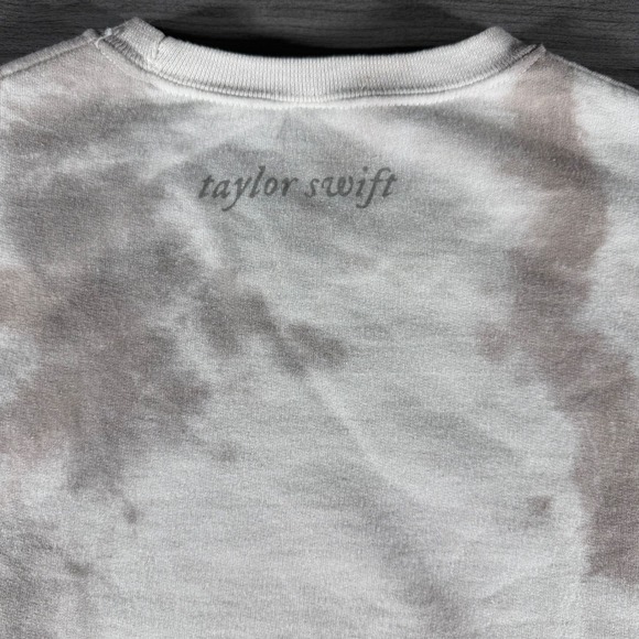 Taylor Swift Folklore Album Tie Dye Crewneck Sweatshirt Women's Small - Picture 6 of 6